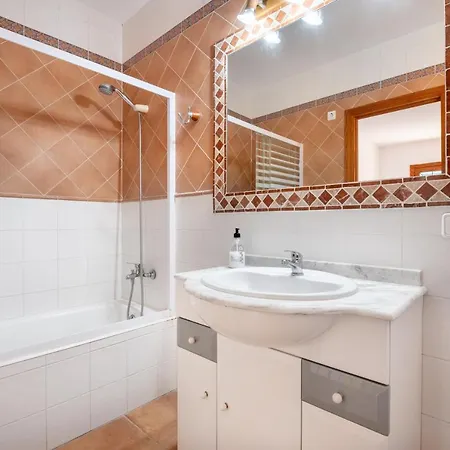 Balena With Heated Pool
